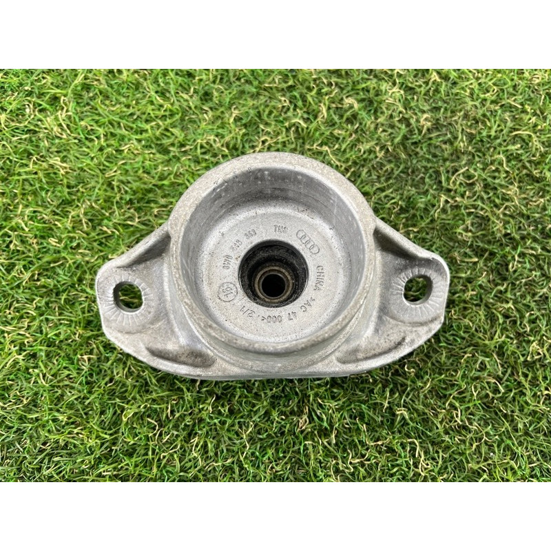 Опора стойки (подвеска) AUDI A4 B9 2017 2.0 8W0513353