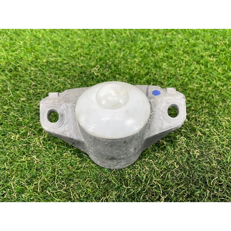 Опора стойки (подвеска) AUDI A4 B9 2017 2.0 8W0513353