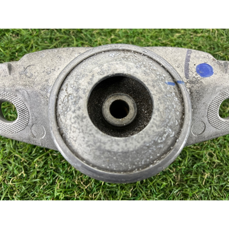 Опора стойки (подвеска) AUDI A4 B9 2017 2.0 8W0513353