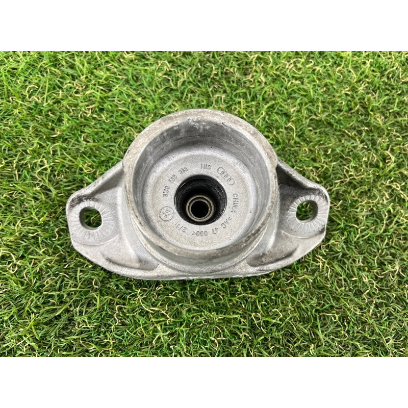Опора стойки (подвеска) AUDI A4 B9 2017 2.0 8W0513353
