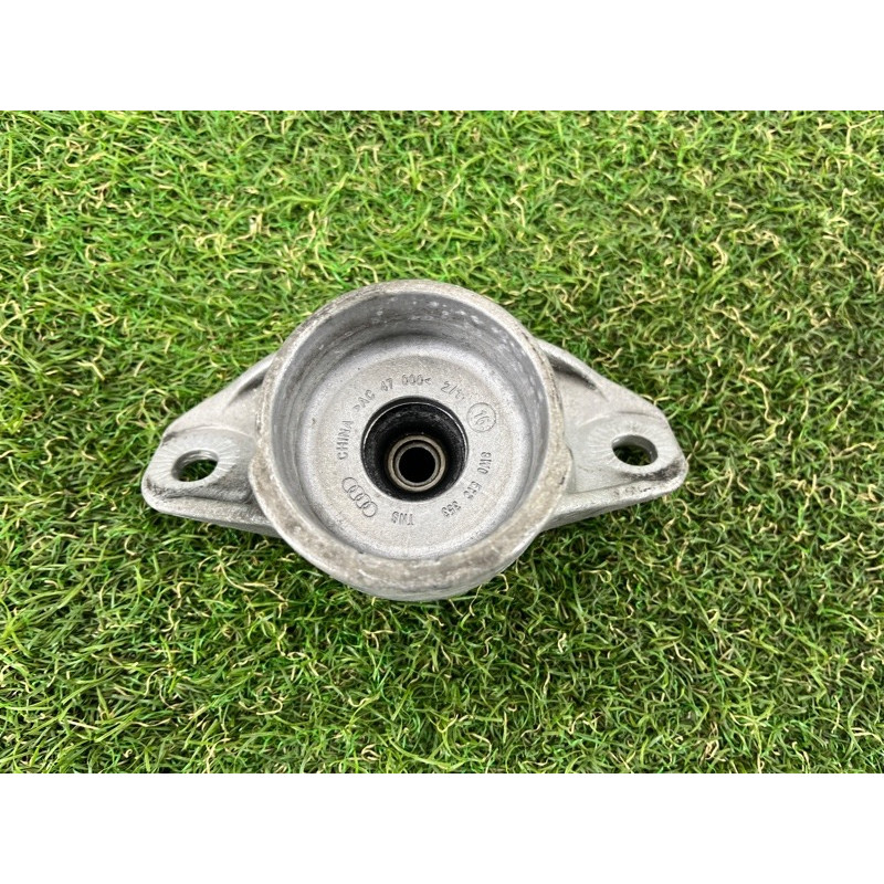 Опора стойки (подвеска) AUDI A4 B9 2017 2.0 8W0513353