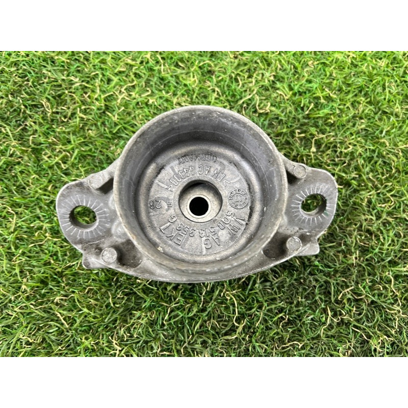 Опора стойки (подвеска) AUDI A3 8V 2018 2.0 CZRA 5Q0513353G