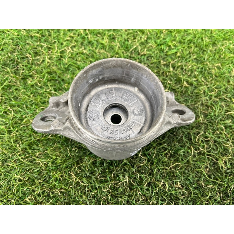 Опора стойки (подвеска) AUDI A3 8V 2018 2.0 CZRA 5Q0513353G