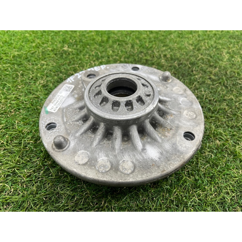 Опора стойки (подвеска) BMW 2-series F22 2015 2.0 31306880438