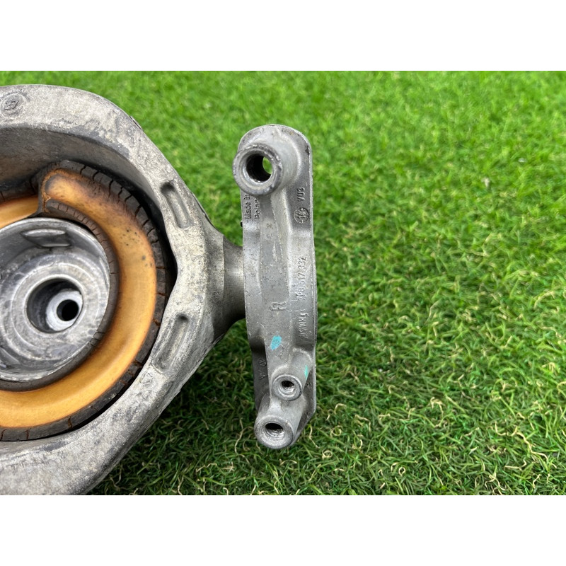 Опора стойки (подвеска) Volkswagen Touareg FL 2015 3.6 7P0512302