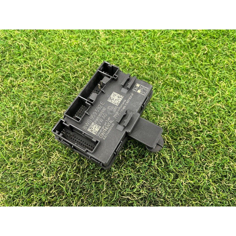 Блок управления дверьми (электрика / блок управления) AUDI A4 B9 2017 2.0 8W0959592E