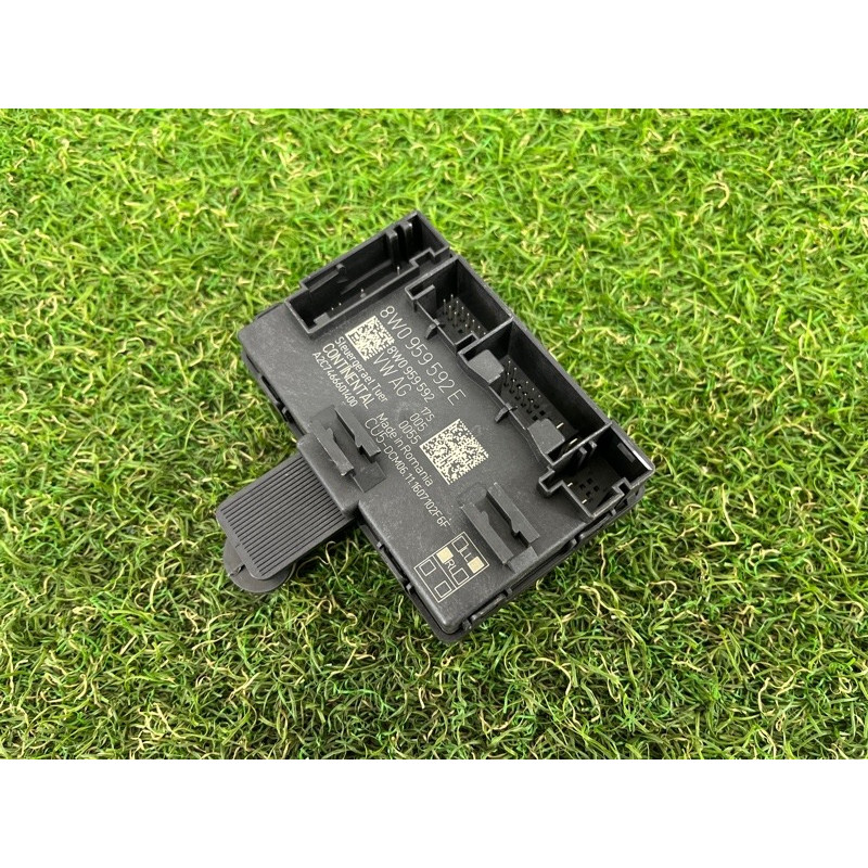 Блок управления дверьми (электрика / блок управления) AUDI A4 B9 2017 2.0 8W0959592E