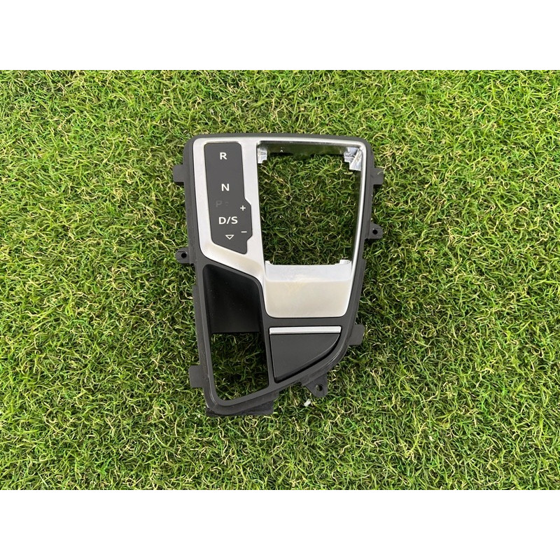 Рамка АКПП (салон) AUDI A4 B9 2017 2.0 8W1713111CMNC