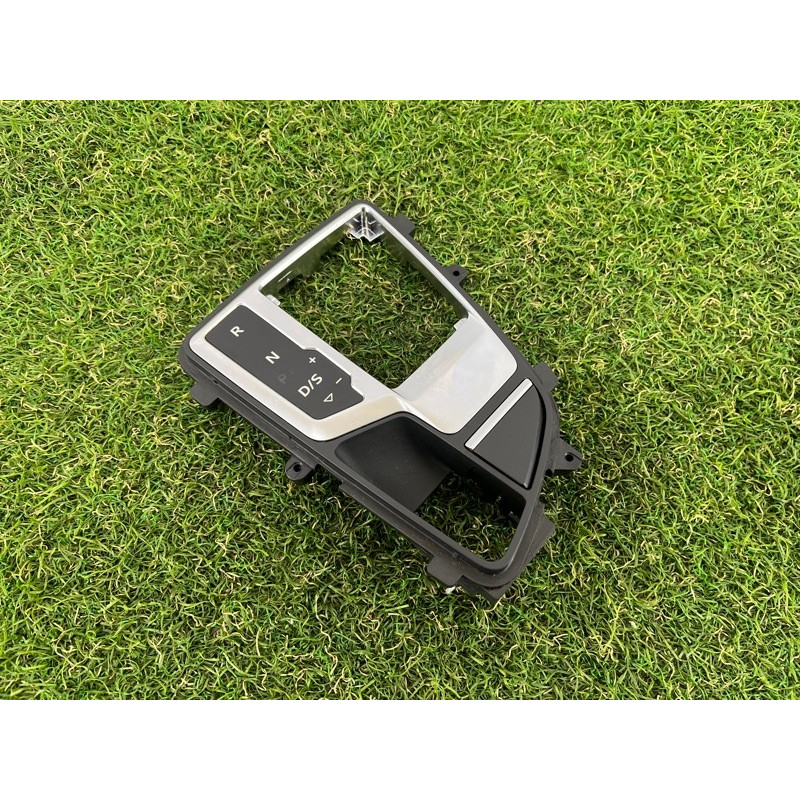 Рамка АКПП (салон) AUDI A4 B9 2017 2.0 8W1713111CMNC