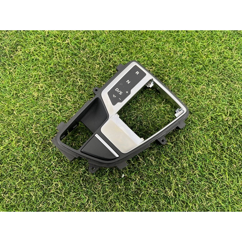 Рамка АКПП (салон) AUDI A4 B9 2017 2.0 8W1713111CMNC