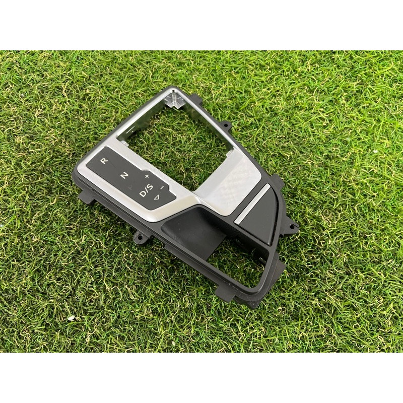 Рамка АКПП (салон) AUDI A4 B9 2017 2.0 8W1713111CMNC