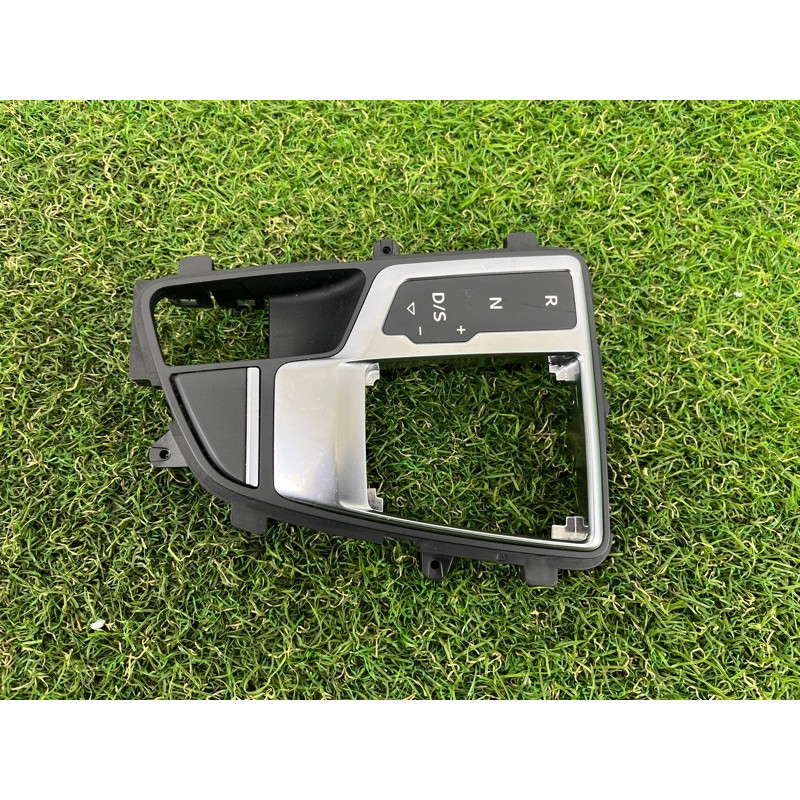 Рамка АКПП (салон) AUDI A4 B9 2017 2.0 8W1713111CMNC