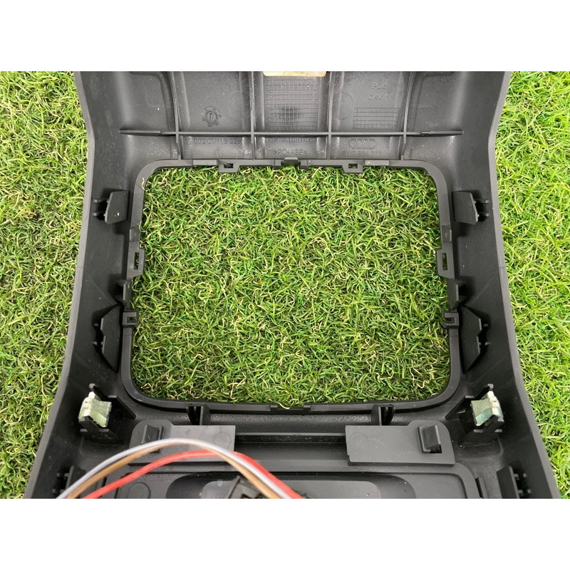 Накладка центральной консоли (салон) AUDI A4 B9 2017 2.0 8W08643766PS