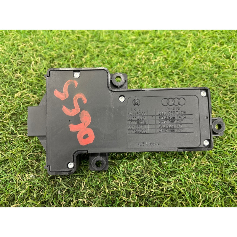 Кнопка регулировки сиденья (электрика / кнопки) AUDI A4 B9 2017 2.0 8W0959747A