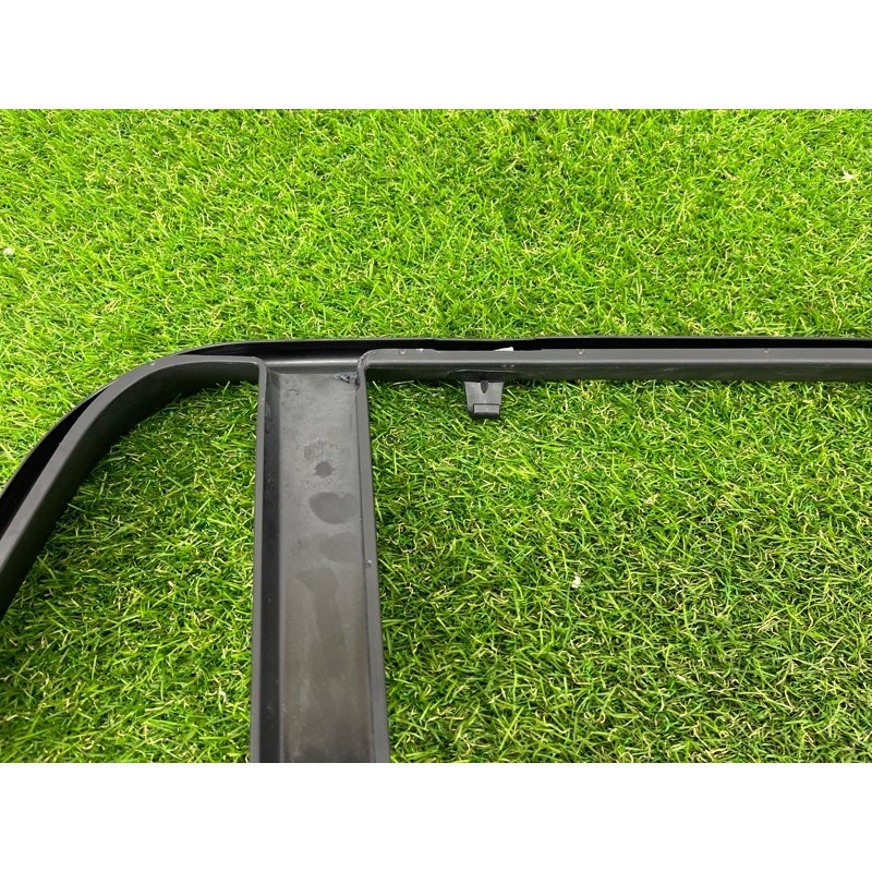 Молдинг стекла внутренний (наружные элементы кузова) BMW X3 F25 2012 3.0 51357205608