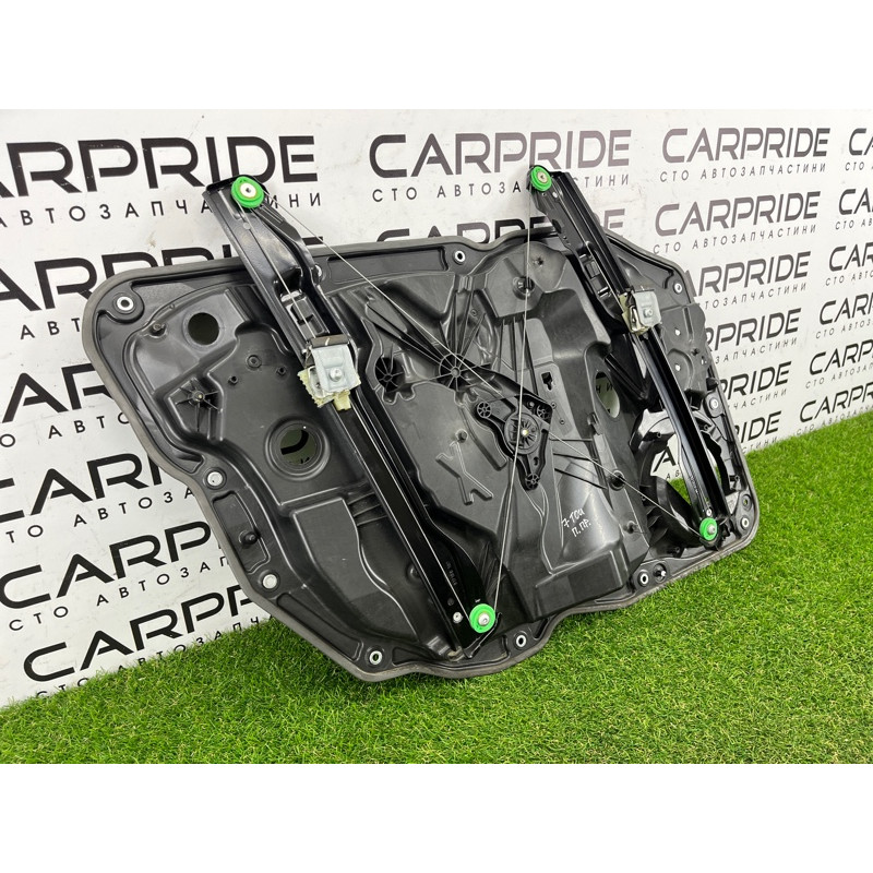 Механизм стеклоподъемника с мотором (кузов и элементы) Volkswagen Touareg FL 2015 3.6 7P6837462B