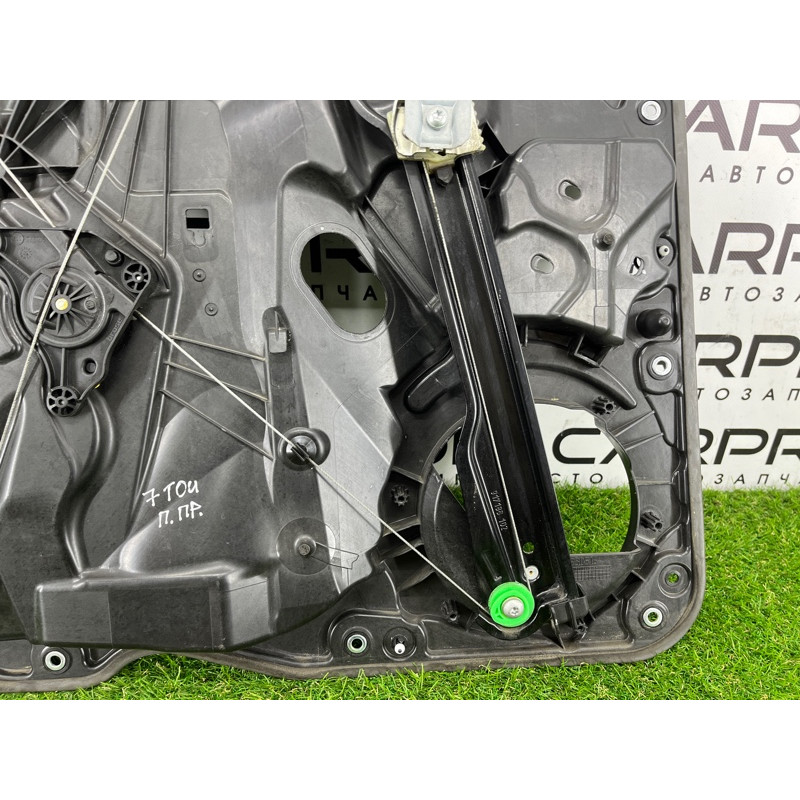 Механизм стеклоподъемника с мотором (кузов и элементы) Volkswagen Touareg FL 2015 3.6 7P6837462B