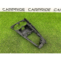 Крепление центральной консоли