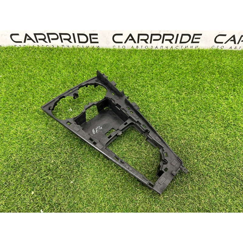 Крепление центральной консоли (салон) AUDI A4 B9 2017 2.0 8W1864261C