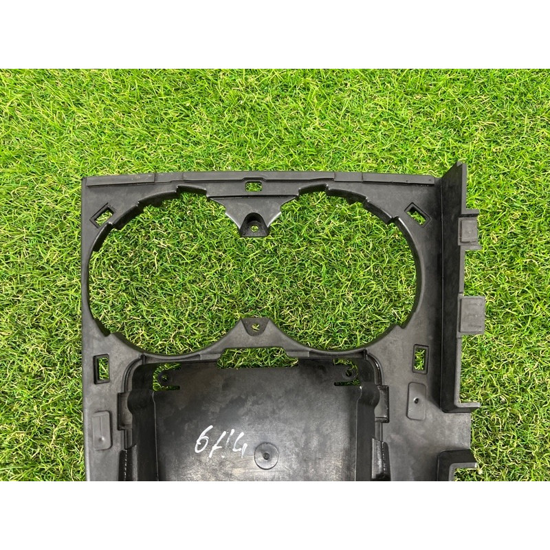 Крепление центральной консоли (салон) AUDI A4 B9 2017 2.0 8W1864261C