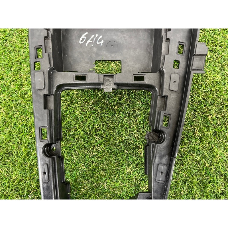 Крепление центральной консоли (салон) AUDI A4 B9 2017 2.0 8W1864261C