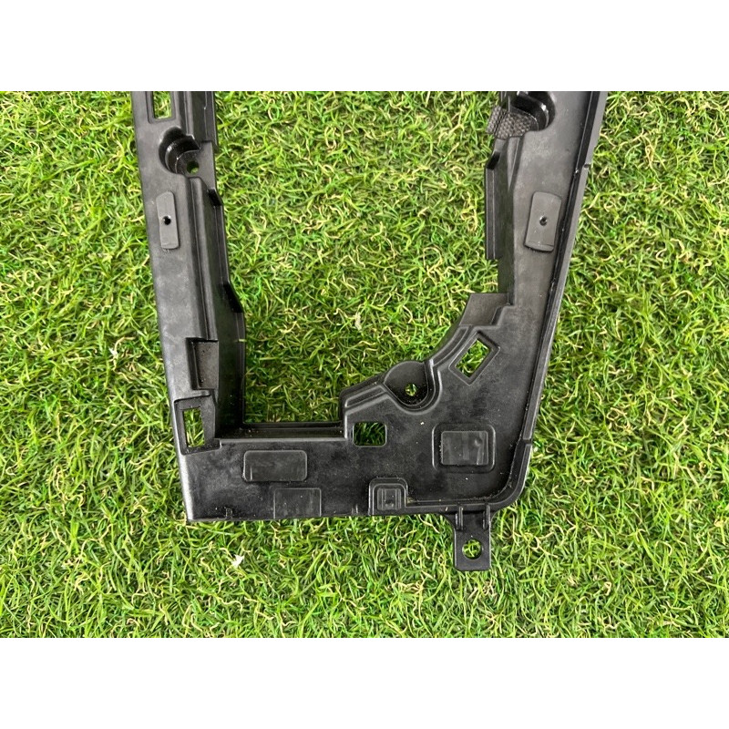 Крепление центральной консоли (салон) AUDI A4 B9 2017 2.0 8W1864261C