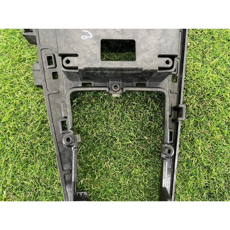 Крепление центральной консоли (салон) AUDI A4 B9 2017 2.0 8W1864261C