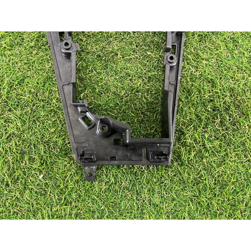 Крепление центральной консоли (салон) AUDI A4 B9 2017 2.0 8W1864261C