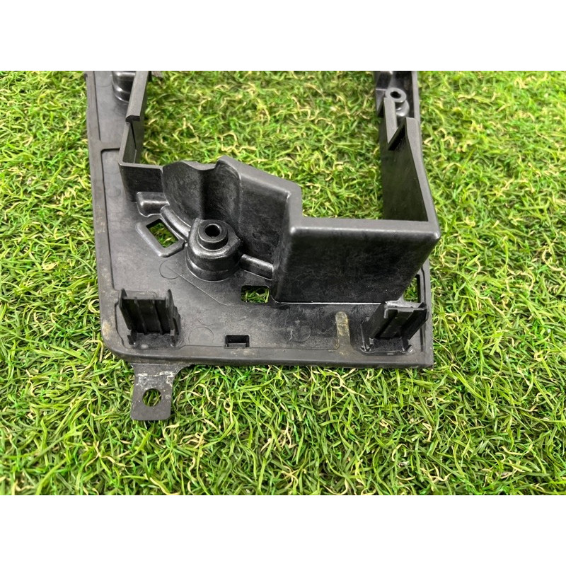 Крепление центральной консоли (салон) AUDI A4 B9 2017 2.0 8W1864261C