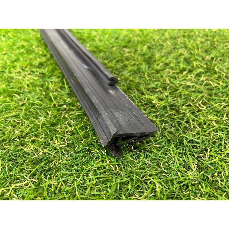 Уплотнитель стекла двери (кузов и элементы) PORSCHE CAYENNE 958 2013 3.6 958531431025AP