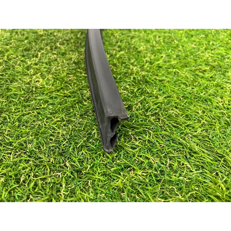 Уплотнитель стекла двери (кузов и элементы) PORSCHE CAYENNE 958 2013 3.6 958531431025AP