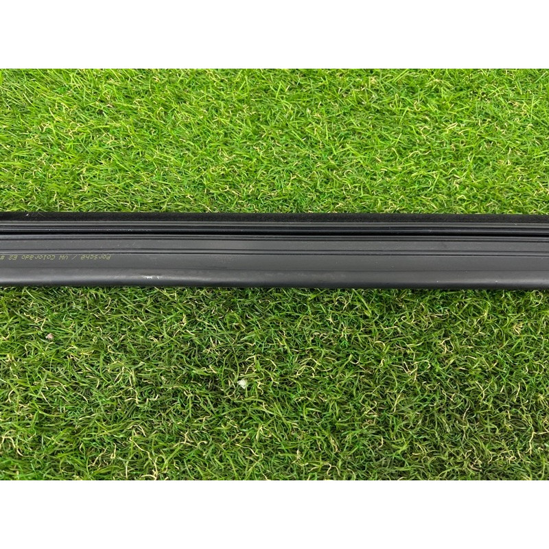 Уплотнитель стекла двери (кузов и элементы) PORSCHE CAYENNE 958 2013 3.6 95853343203