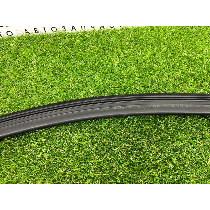 Уплотнитель стекла двери (кузов и элементы) PORSCHE CAYENNE 958 2013 3.6 958531432025AP