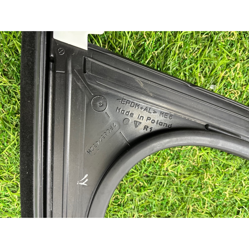 Уплотнитель стекла двери (кузов и элементы) PORSCHE CAYENNE 958 2013 3.6 958531432025AP