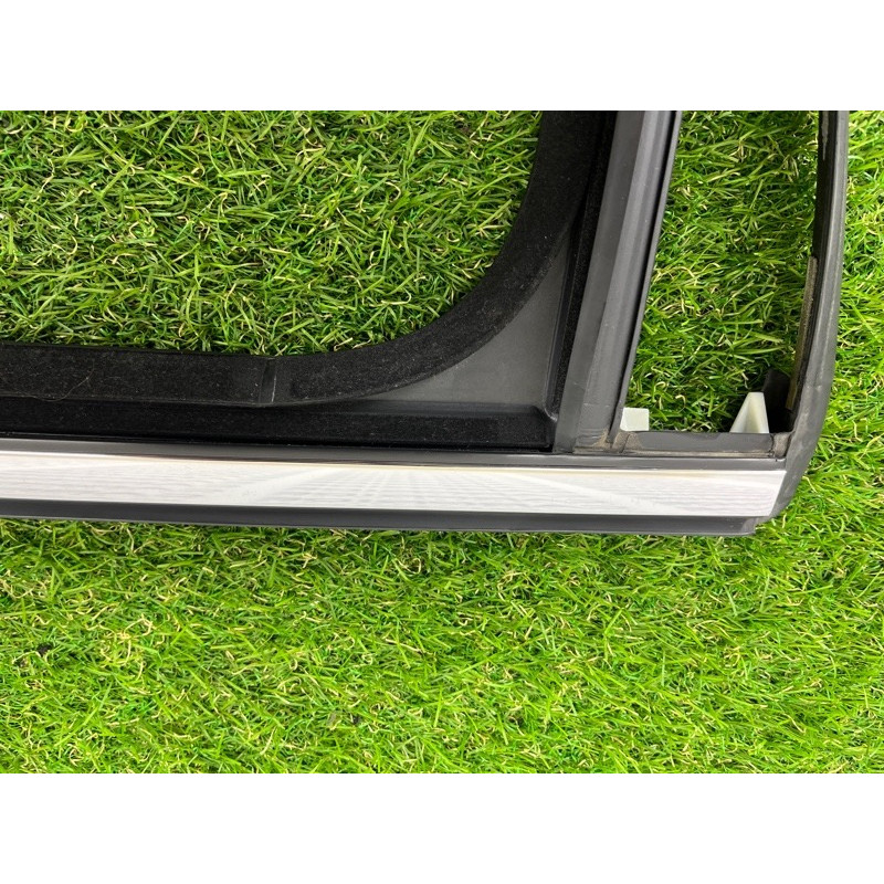 Уплотнитель стекла двери (кузов и элементы) PORSCHE CAYENNE 958 2013 3.6 95853343103