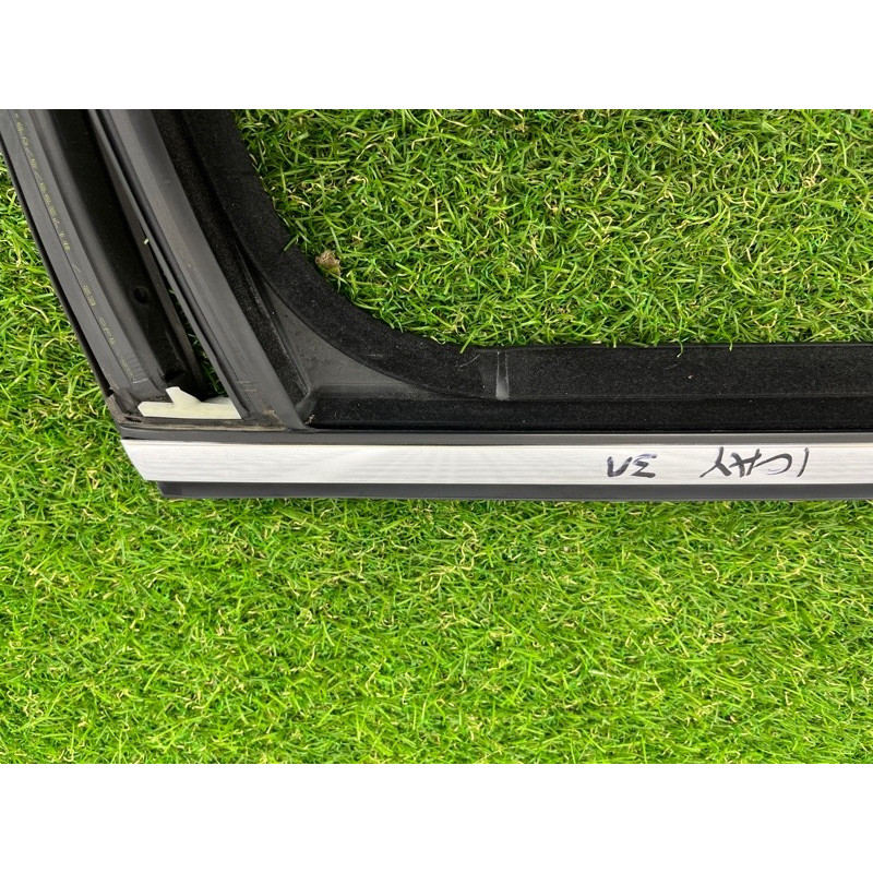 Уплотнитель стекла двери (кузов и элементы) PORSCHE CAYENNE 958 2013 3.6 95853343103