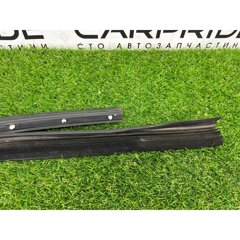 Уплотнитель стекла двери (кузов и элементы) PORSCHE CAYENNE 958 2013 3.6 95853343103