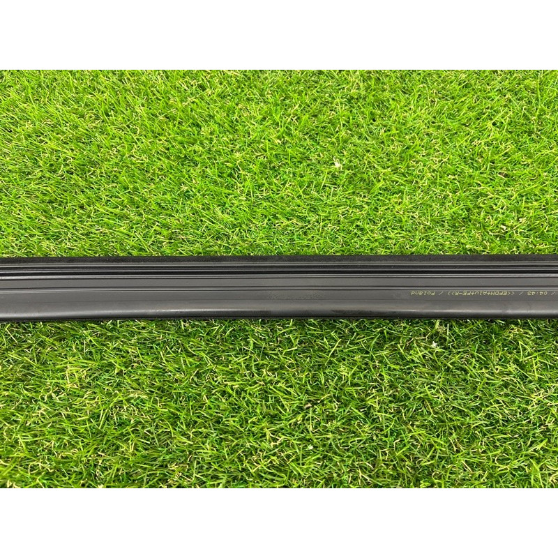 Уплотнитель стекла двери (кузов и элементы) PORSCHE CAYENNE 958 2013 3.6 95853343103