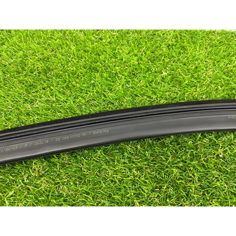 Уплотнитель стекла двери (кузов и элементы) PORSCHE CAYENNE 958 2012 4.8 958531432025AP