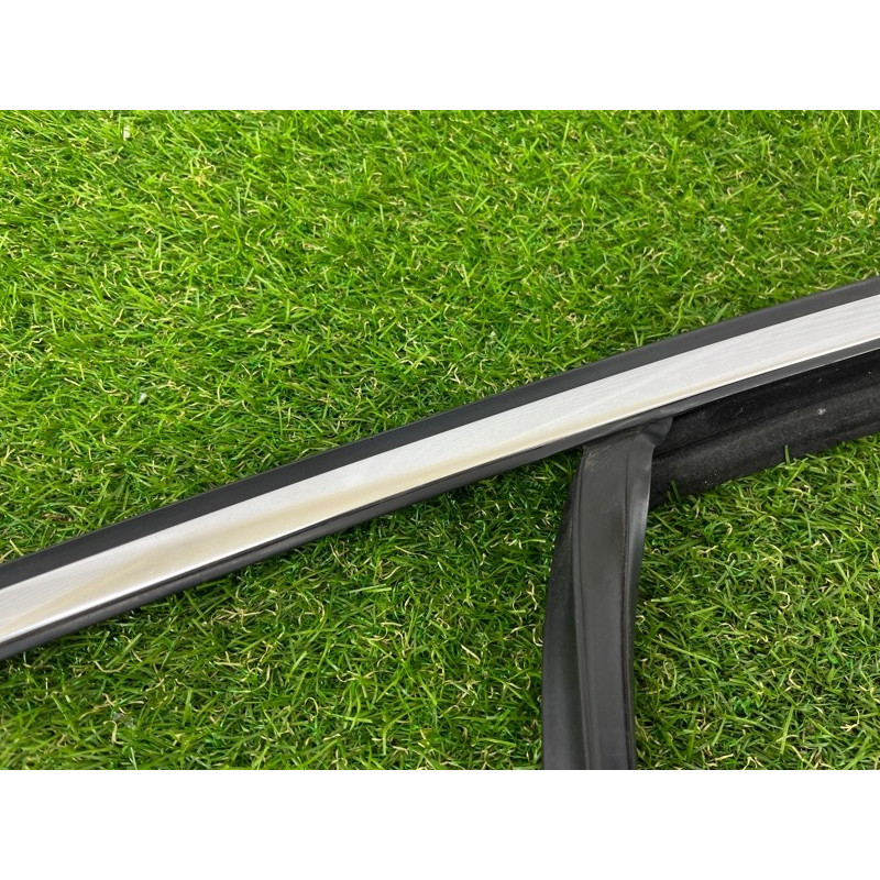 Уплотнитель стекла двери (кузов и элементы) PORSCHE CAYENNE 958 2012 4.8 958531431025AP