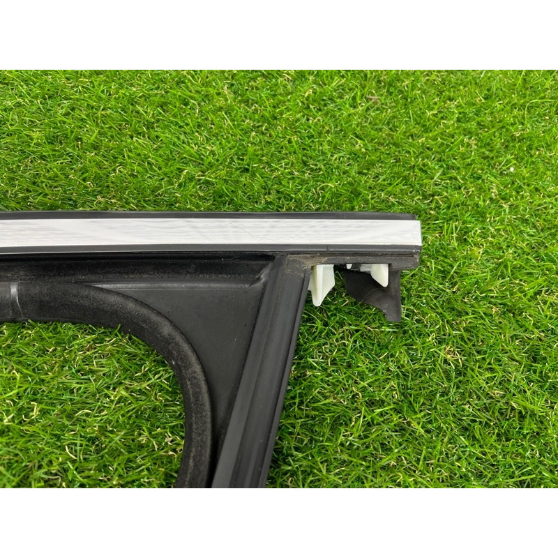 Уплотнитель стекла двери (кузов и элементы) PORSCHE CAYENNE 958 2012 4.8 958531431025AP