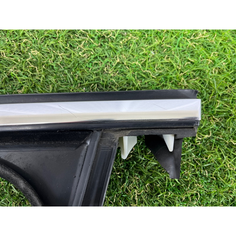 Уплотнитель стекла двери (кузов и элементы) PORSCHE CAYENNE 958 2012 4.8 958531431025AP