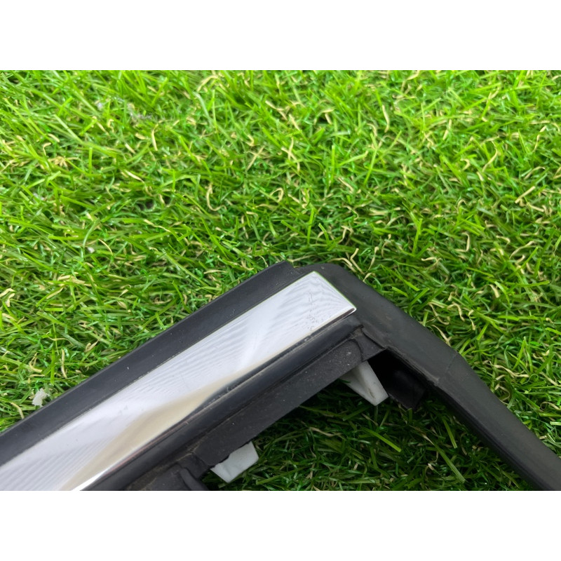 Уплотнитель стекла двери (кузов и элементы) PORSCHE CAYENNE 958 2012 4.8 95853343203