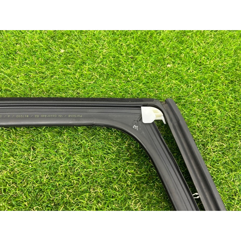 Уплотнитель стекла двери (кузов и элементы) PORSCHE CAYENNE 958 2012 4.8 95853343203