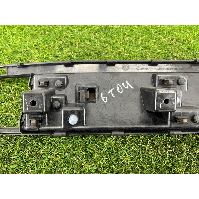 Декоративна накладка торпеди (салон) Volkswagen Touareg NF 2012 3.6 7P1857226AQB4