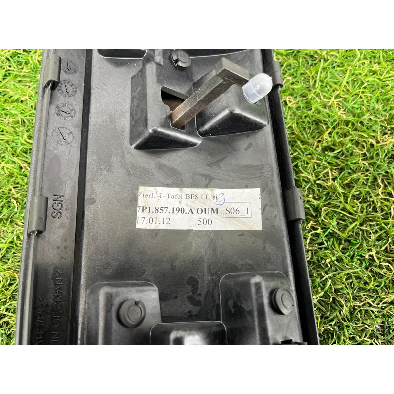 Декоративна накладка торпеди (салон) Volkswagen Touareg NF 2012 3.6 7P1857226AQB4
