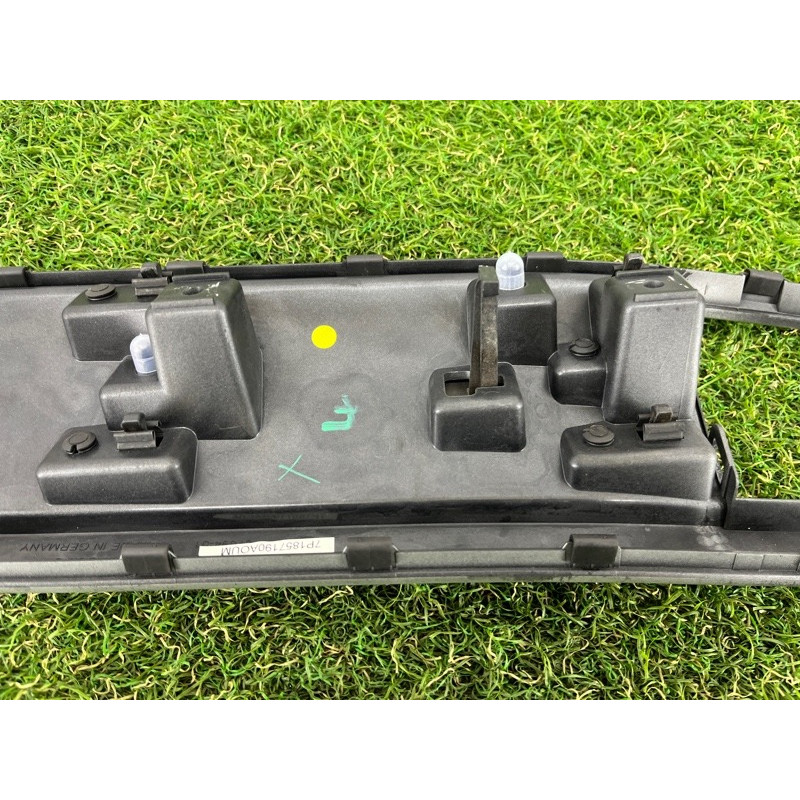 Декоративна накладка торпеди (салон) Volkswagen Touareg NF 2012 3.0 7P1857226AQB4