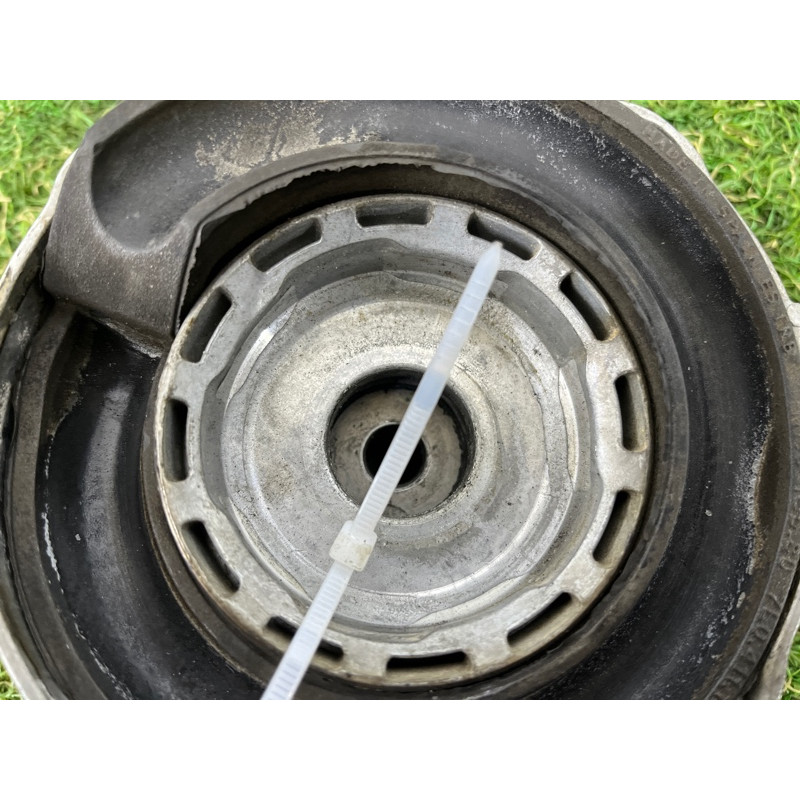 Опора стойки (подвеска) AUDI Q7 4L 2014 3.0 TFSi CTWB 7L0412321