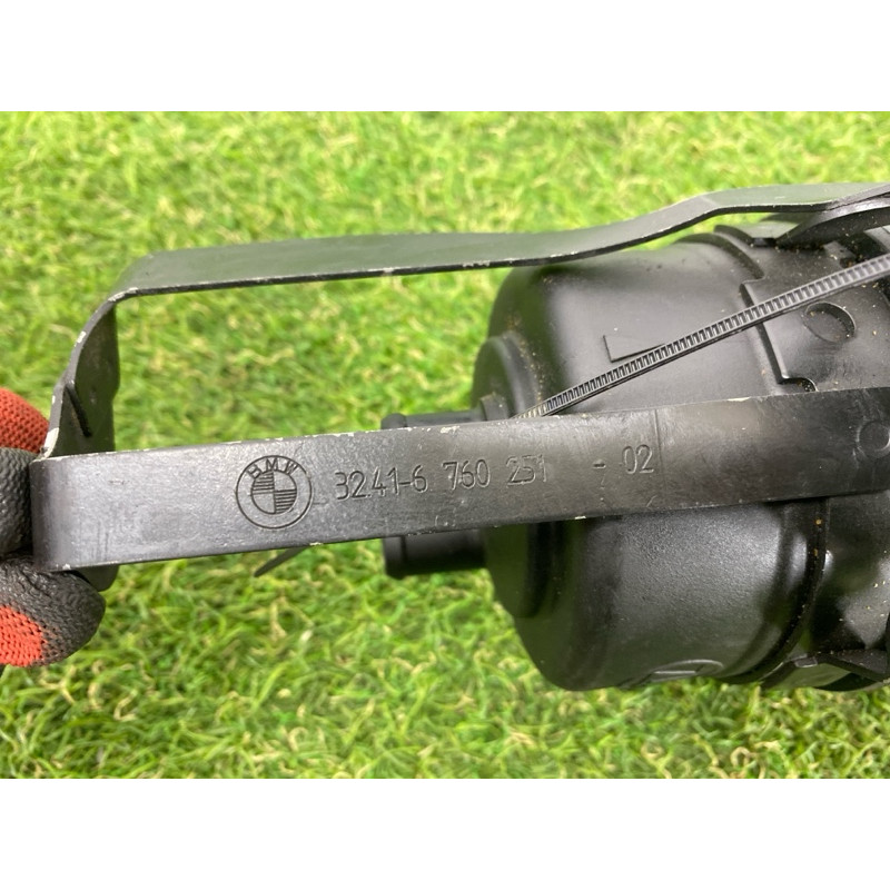 Бачок гидроусилителя (рулевое управление) BMW 5-series E60 2004 M54B22 32411097164