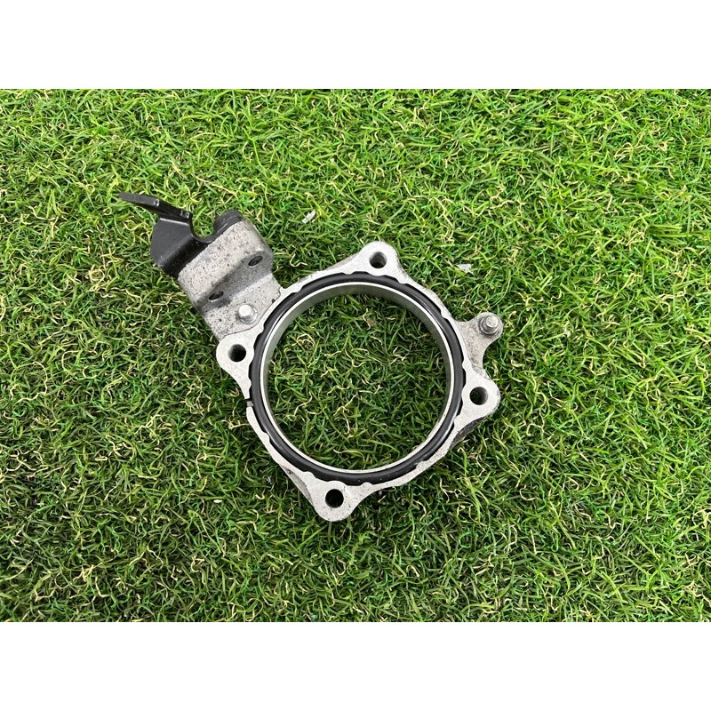 Адаптер дроссельной заслонки (кронштейны двигателя) AUDI Q7 4M 2018 3.0 TFSi 06E145175J